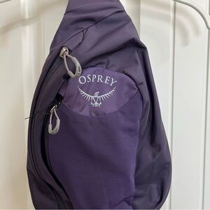 Osprey Daylight Sling Bag in purple